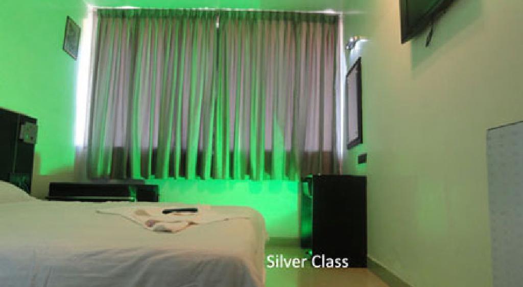 Hotel T.A.P. Gold Crest Bengaluru Pokój zdjęcie
