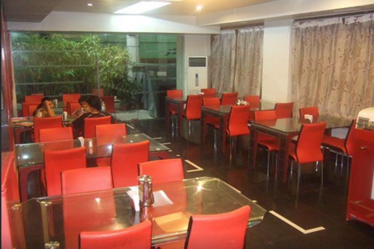 Hotel T.A.P. Gold Crest Bengaluru Restauracja zdjęcie